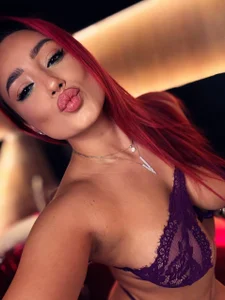 EmyHilton Purple addiction Gambar 4