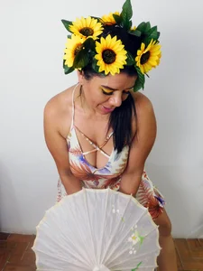 MatureHornyxxxIs a raining day♥ Bild 4