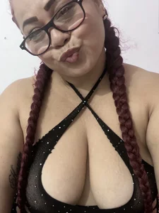 Woman_red Public slika 4