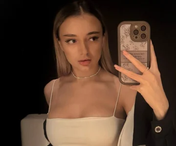 GeraldineFeary's XXX Nude Photo 1