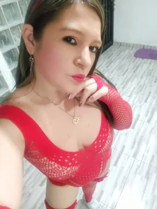 Samanta_SS kullanıcısının Sexy lady in red albümü -  3 fotoğraf