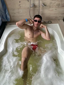 louis_bcasta1: Enjoying my tranquility ( 5 фото)