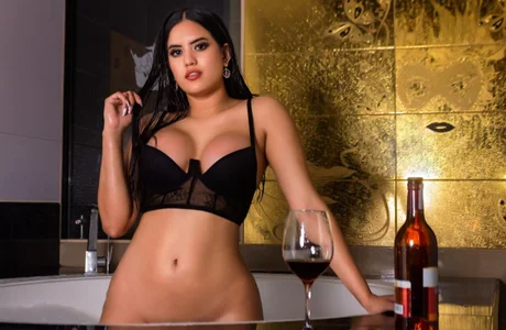 Leialeen1 Naugthy girl  3 снимка