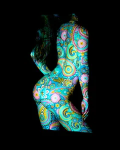 neon lights on my body de GwenCarter  7 Imagens