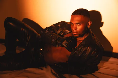 nicolaskan: Public ( 2 фото)