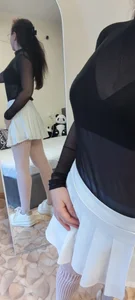 Natural-Mia Public Pic 8