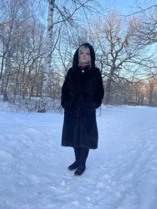 AliciaBlondes Winter Walk Gambar 5