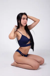 LaraGoldd sexy ♥ Pic 4