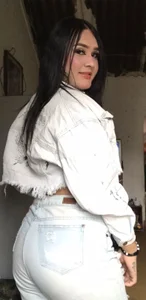 luna-bella183 Public Pic 6