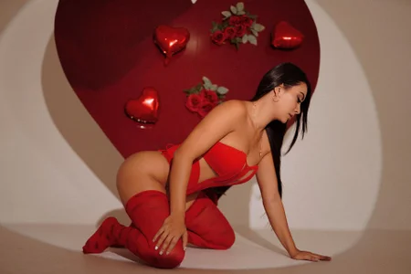 victoria_castillo1 A month of great love to celebrate together  2. fénykép