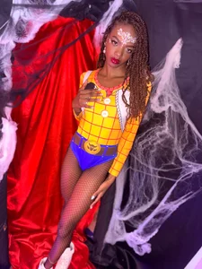 Riri_Blonde10 Naughty Ebony Cowgirl Poză