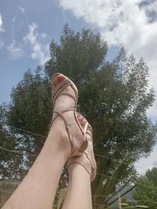 LeanaMaturee Do you like my legs in these heels? 👠😏 Only you are missing… Foto