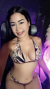 Celeste_RoxのSensual Girl 🤍の 2枚の写真