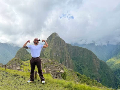 ARON_TAYLER01 Perú 🇵🇪  3টি ছবি