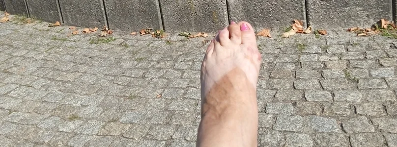 MioritaHard Barefoot Pic