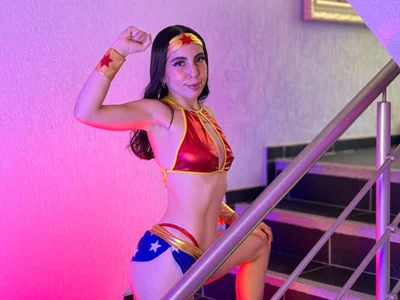 Nova_LewisのYOUR WONDER WOMAN HAS ARRIVEDの枚の写真