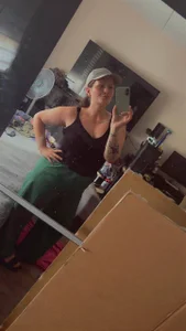 YoungGermanMilaPublic Bild 2