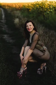Bonnie_Naughtyy I'm crazy about this pair of shoes and this look 💖 Pic 2
