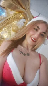 lucia_lorenz Merry christmas 2025 🎄🎅 Pic