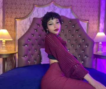 DaniCollinn_のIm backの 6枚の写真