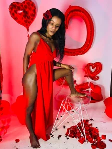 dafnnelewis 💘 “Este San Valentín quiero ser tu tentación favorita. ¿te animas a descubrirlo?”🔥 Pic 5