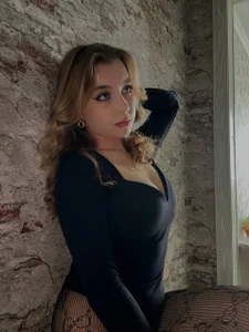 SherryBerry_ Public Pic 5