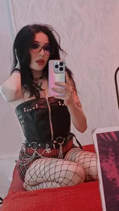 alixxon1 Hot and perverse 🥵 Immagine  2