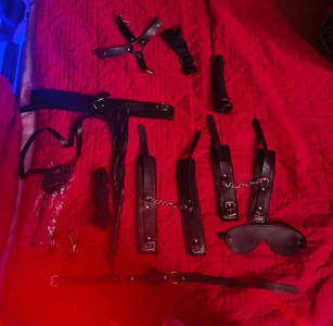 YiingandYang WE HAVE NEW TOYS Bilde