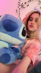 me w my toy ^^ de AnnikaPrincess Foto 4