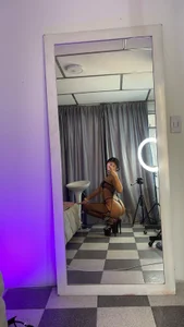 alessiaferry 👠🖤 Pic 5