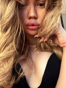 me de CristalKillian  4 Imagens