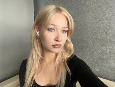 Cira_BabyFace Urban Blonde Muse Pic