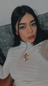 Antonella_ro Hola Pic 3