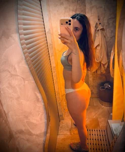 MiraxMonroe Take a look at some news with me Poză 6
