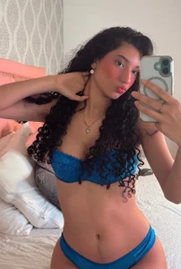 emma_scott_7 Your blue girl💙💙 Pic 3