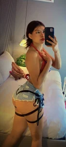 CailynBrowm Ummmm shorts Pic 2