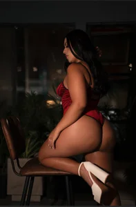 Mia_cm Let the darkness catch you with me 😈 Pic 5