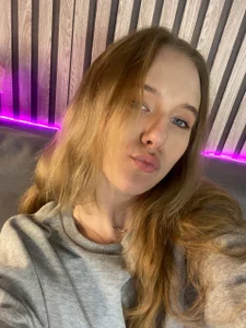 Casey_Sweeet Cute girl is cold Pic 5