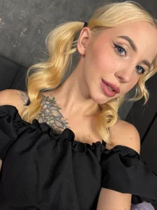 Sabrinkaaa Just me Pic 9