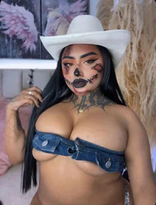 💦 Your favorite naughty fantasy. 😏 od Lairahearvy  5 snímek