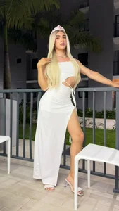 PerlaRogerss_ White Queen: pure seduction in silk Pic