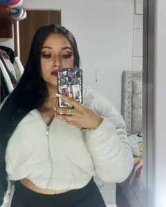 Dakotha_v_ Hot Monday  2টি ছবি