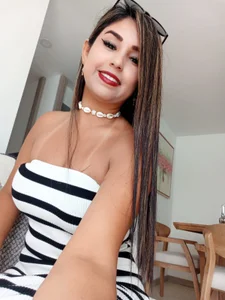 cloe_eevans Public  8টি ছবি