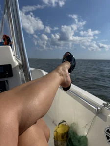 wifenheels Boating টি ছবি