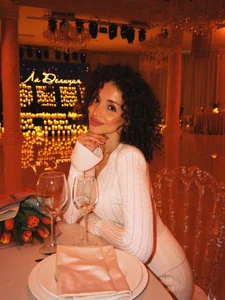 Fiona-Pfirsicharsch- Public slika 7