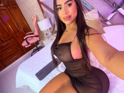 sharonlewy_ I'm hot and ready for you darling 🥂Estoy caliente y ista para ti cariño Pic 3