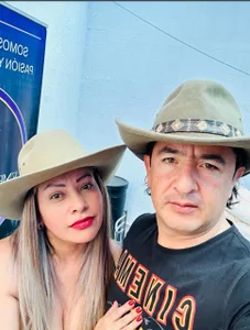 Sam_and_molly_ Public Pic 5