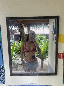 Femme_fatale69 Beach with me?🌊🏝️ Hình 3