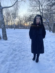 AliciaBlondes Winter Walk Gambar 4