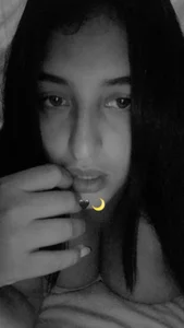 Julieth21_ Public  8টি ছবি